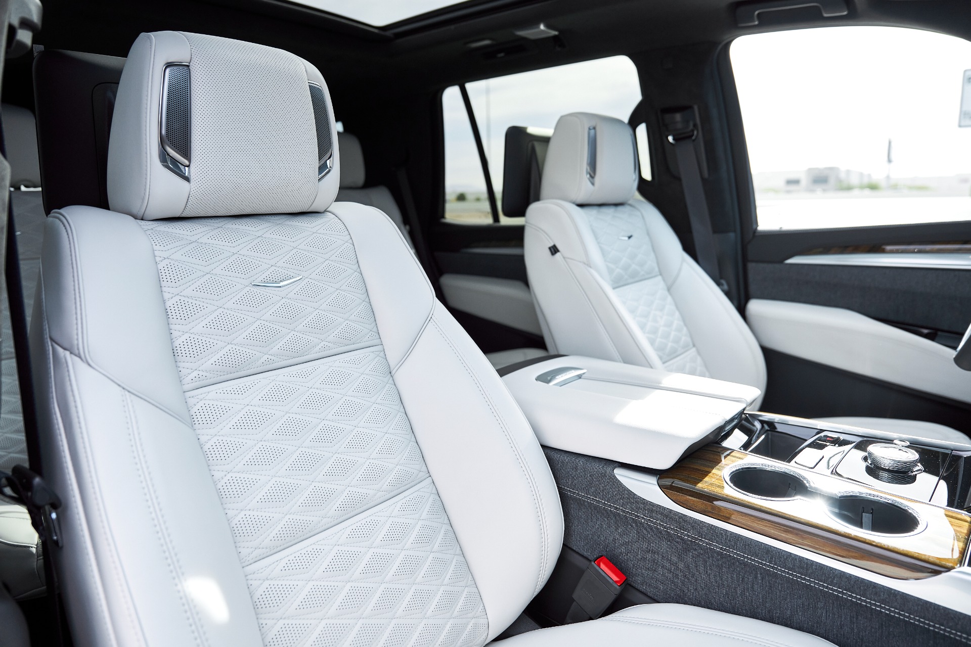 Cadillac Escalade automotive leather repair and dyeing